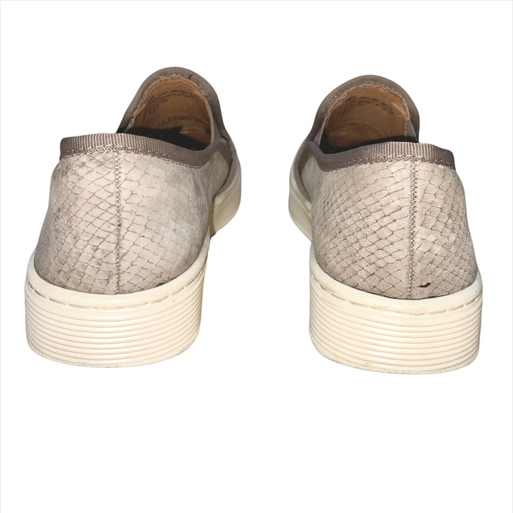 ~~~SOLD~~~ Sofft Somersault Slip-On Sneaker, Size 8 - Picture 16 of 16
